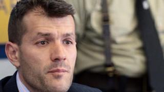 Непознати пребиха Боян Расате и негов приятел в центъра на София