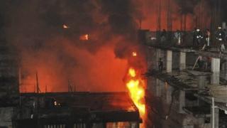 108 души загинаха след пожар в Бангладеш