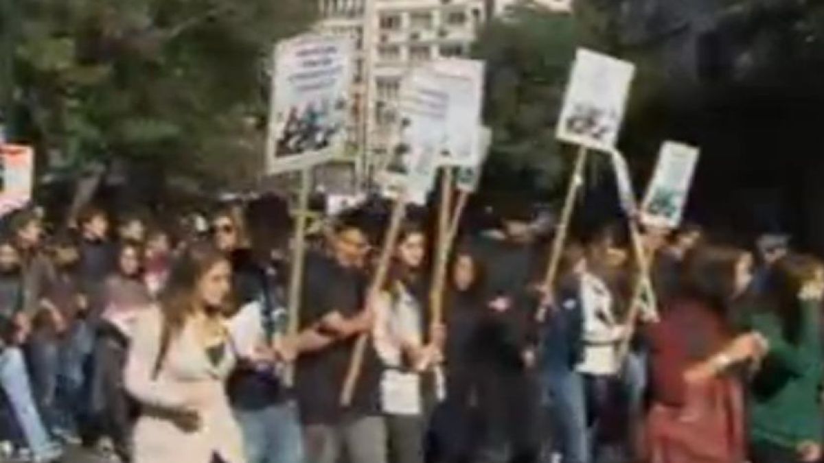 Над 60 000 души протестират в Гърция