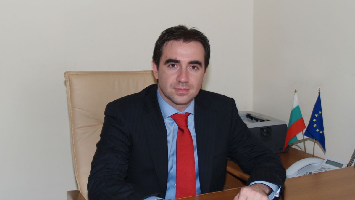 Зам.-министър на транспорта си отива?