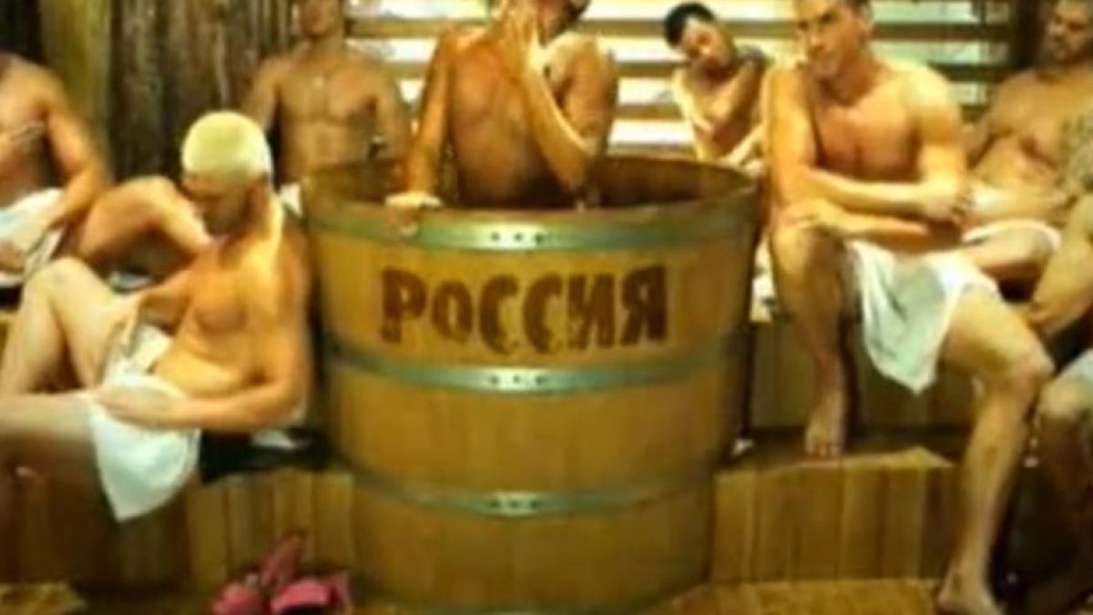 Путин наема Азис?