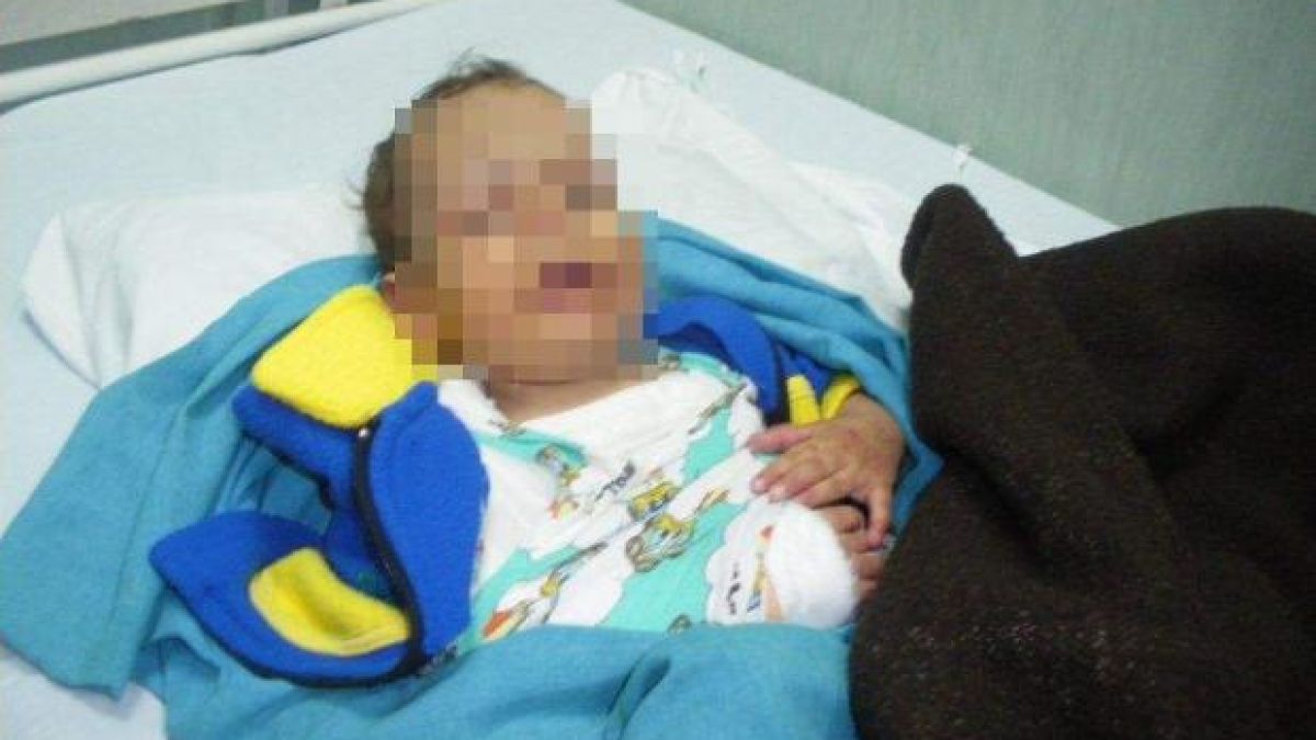 Пиян циганин преби бебето на любовницата си