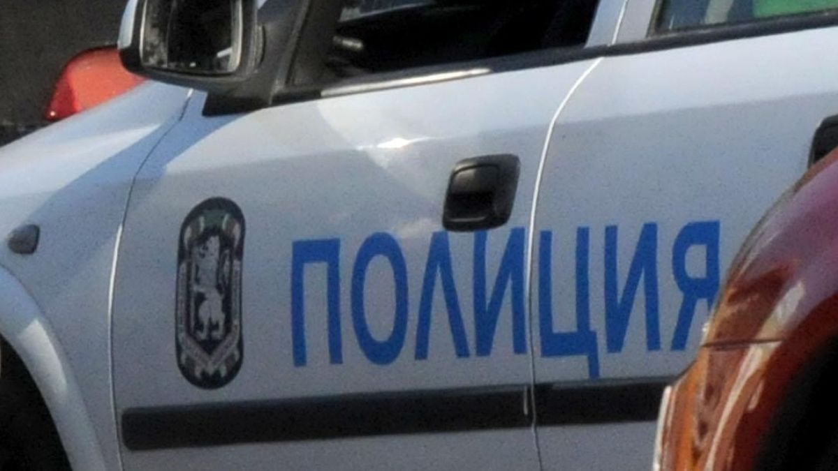 20-годишна открита мъртва в дома си 