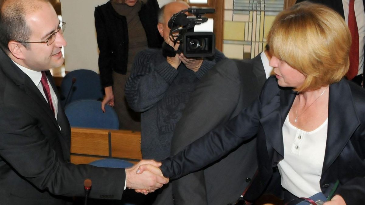 Фандъкова подменя половината районни кметове