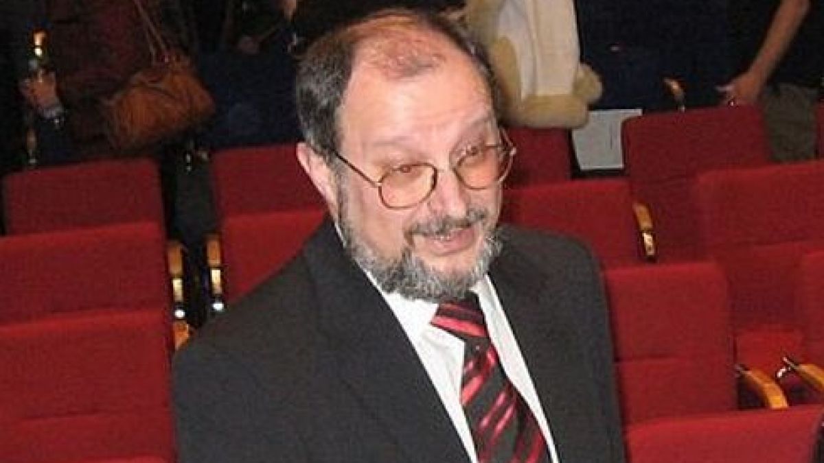 Ректорът на ПУ: Томов си прави евтин пиар