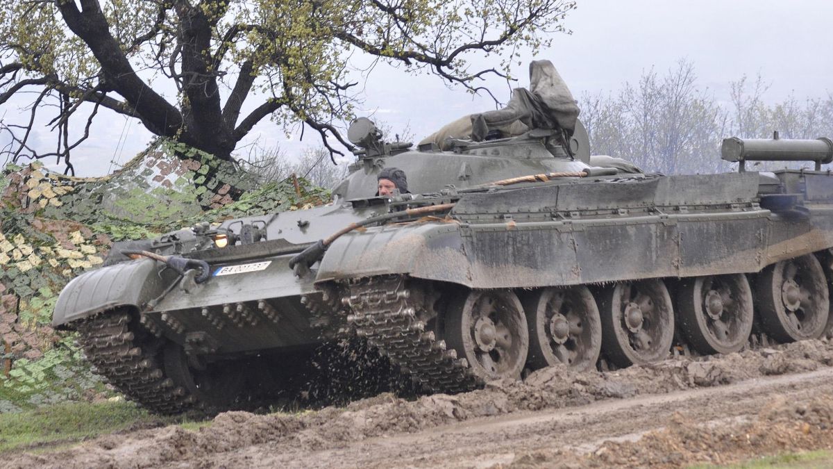 Брад Пит си купи съветски танк
