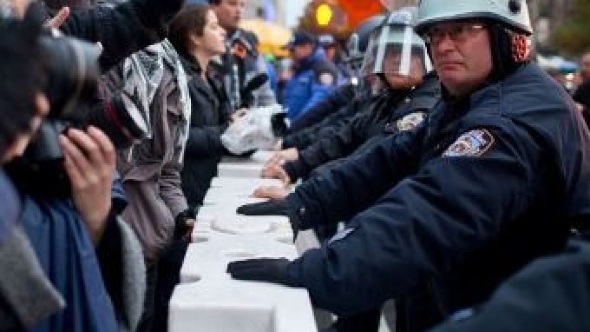 При демонстрации в Ню Йорк пострадали 17 души