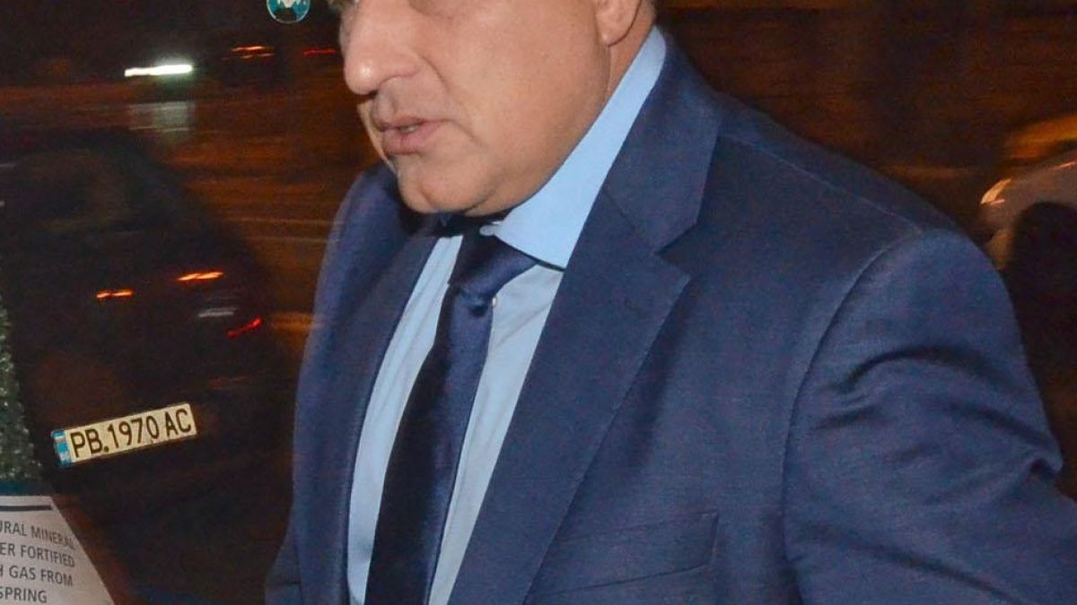 Борисов уволнил шефа на "Шейново"