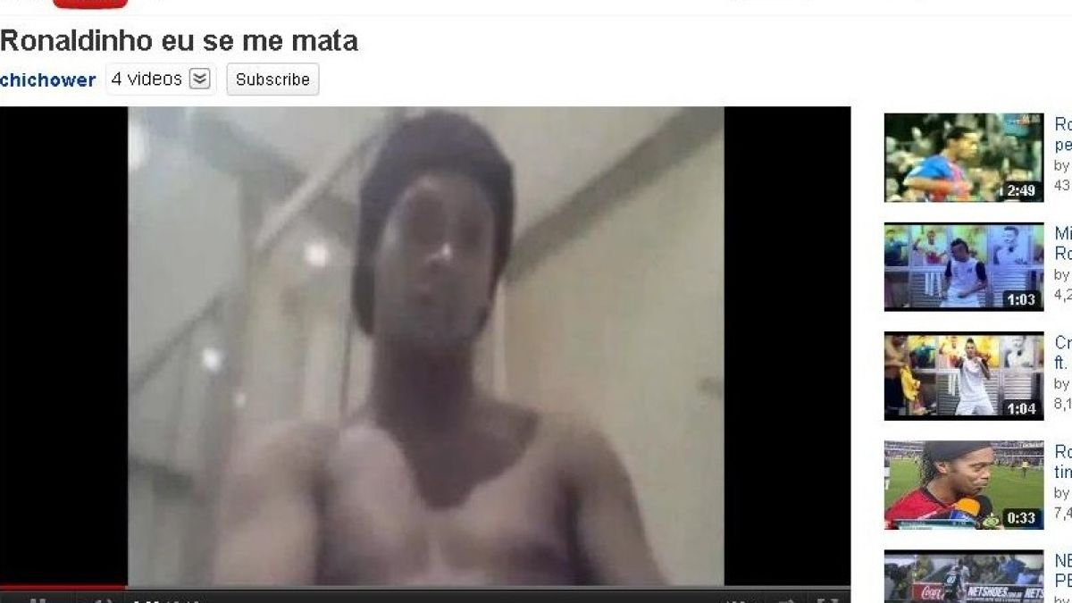 Скандално видео: Роналдиньо онанира в YouTube