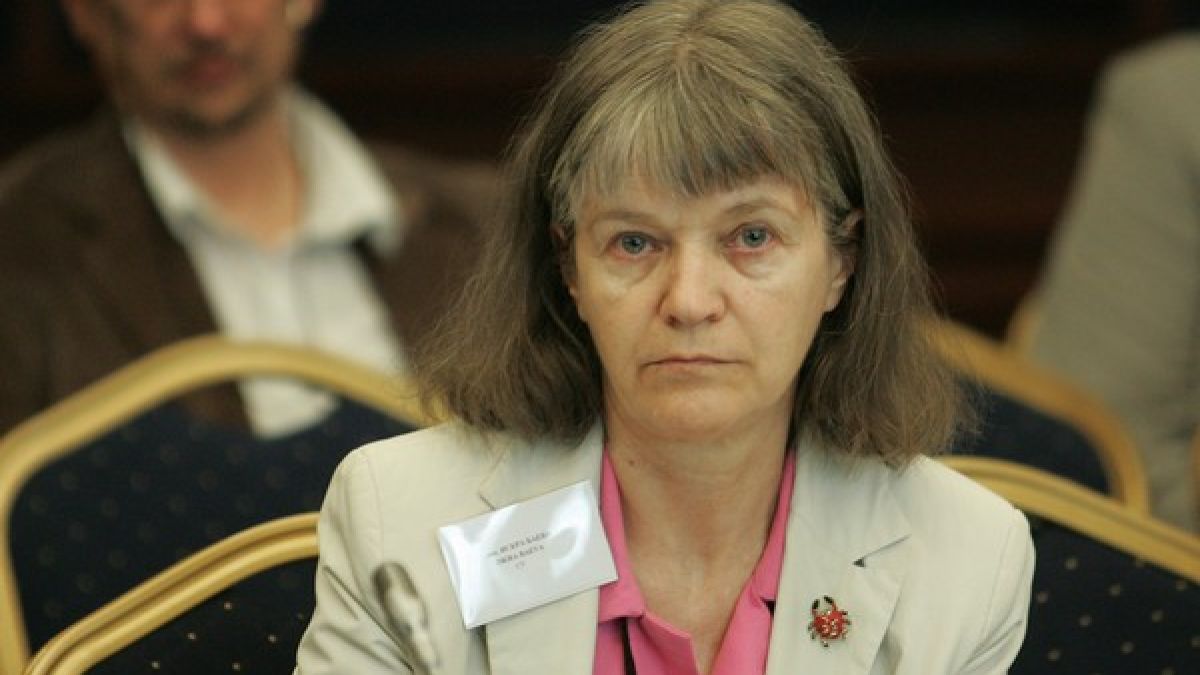 С проф. Искра Баева: Първанов иска пак да е президент