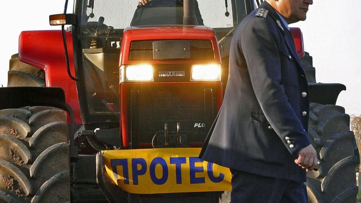 500 трактора щурмуват София