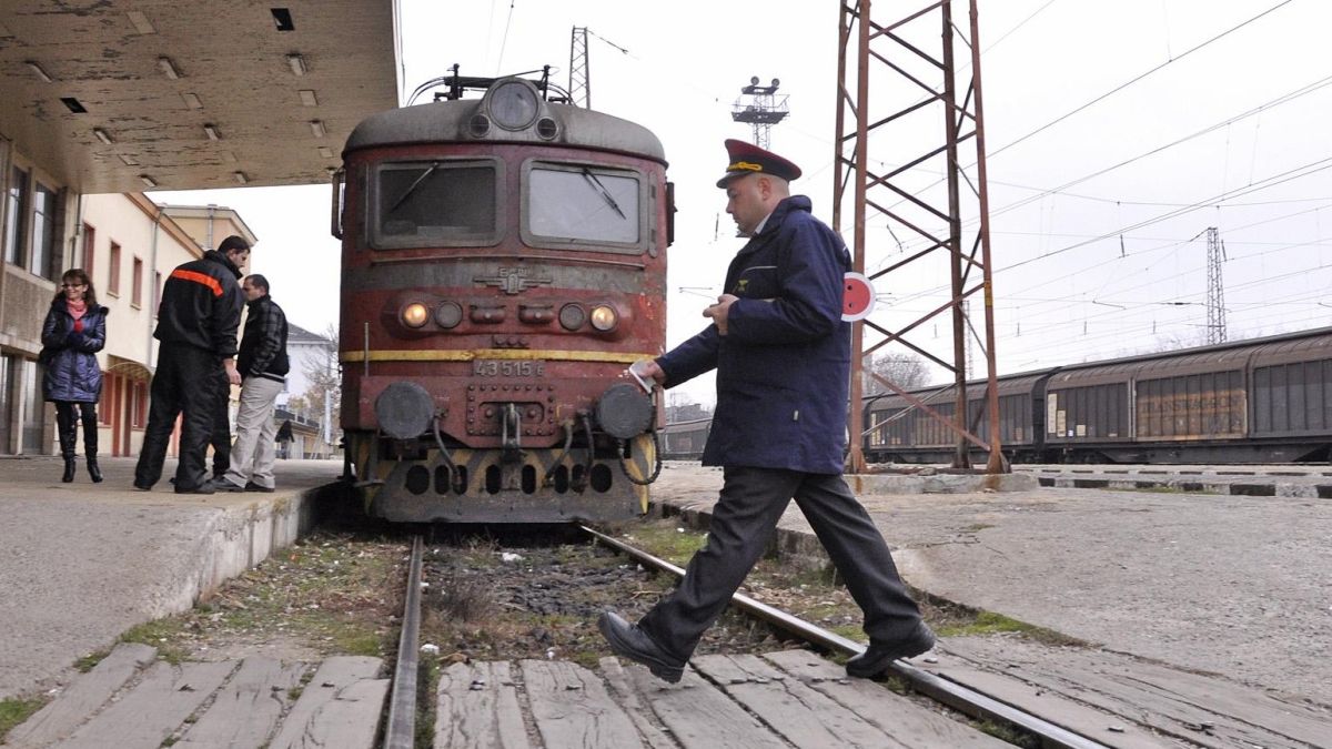 Стачката в БДЖ продължава