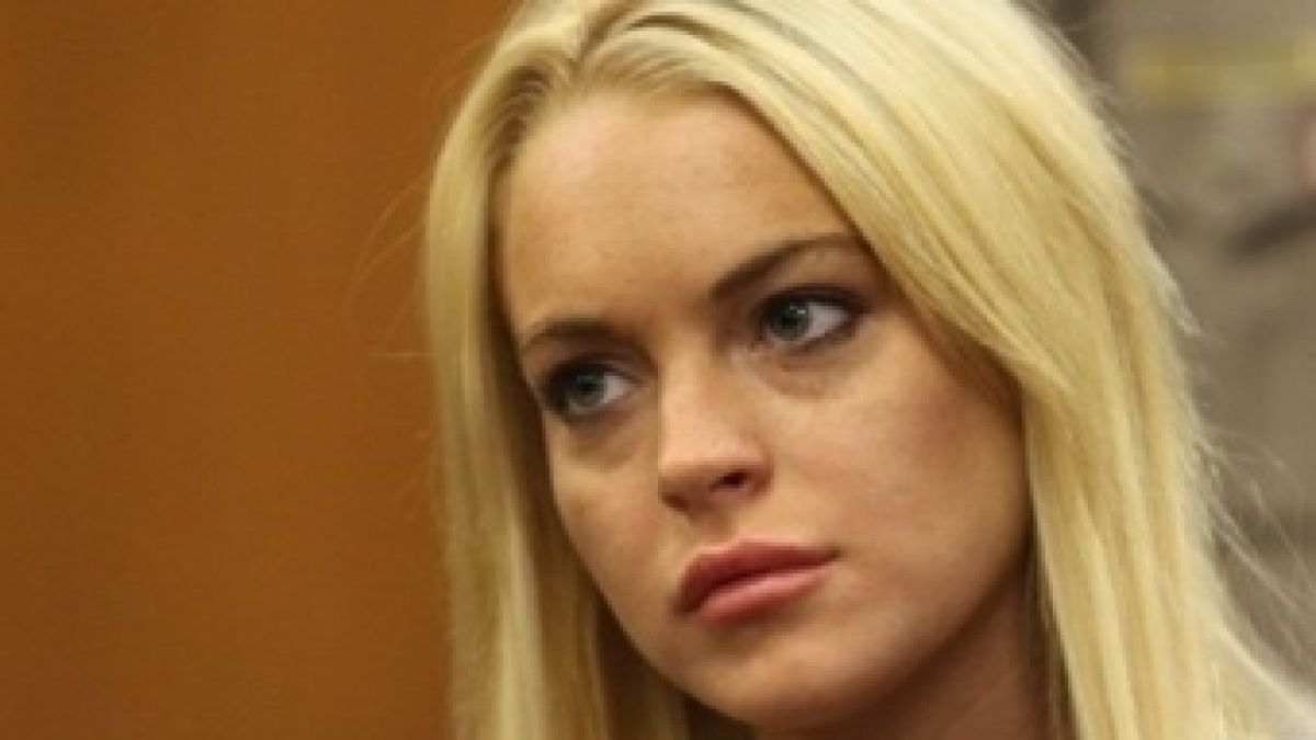 Playboy с Линдзи Лоън излиза предсрочно