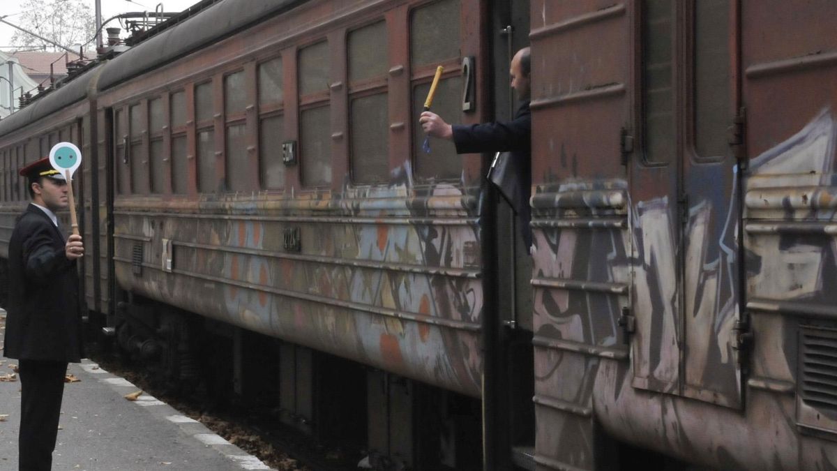 Железничарите остават без заплати?