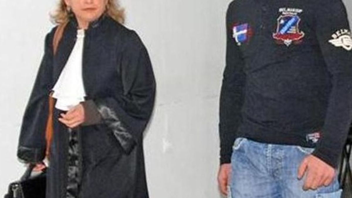 Строител блудствал с три деца наведнъж