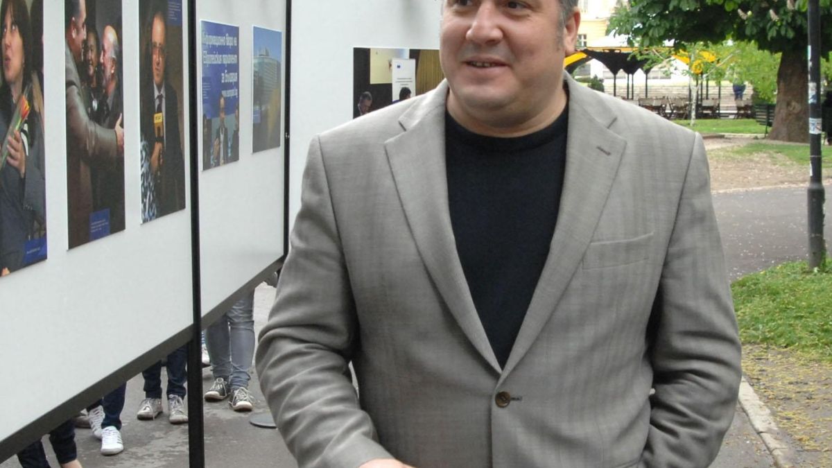 Слави Бинев бил политик, а не врачка