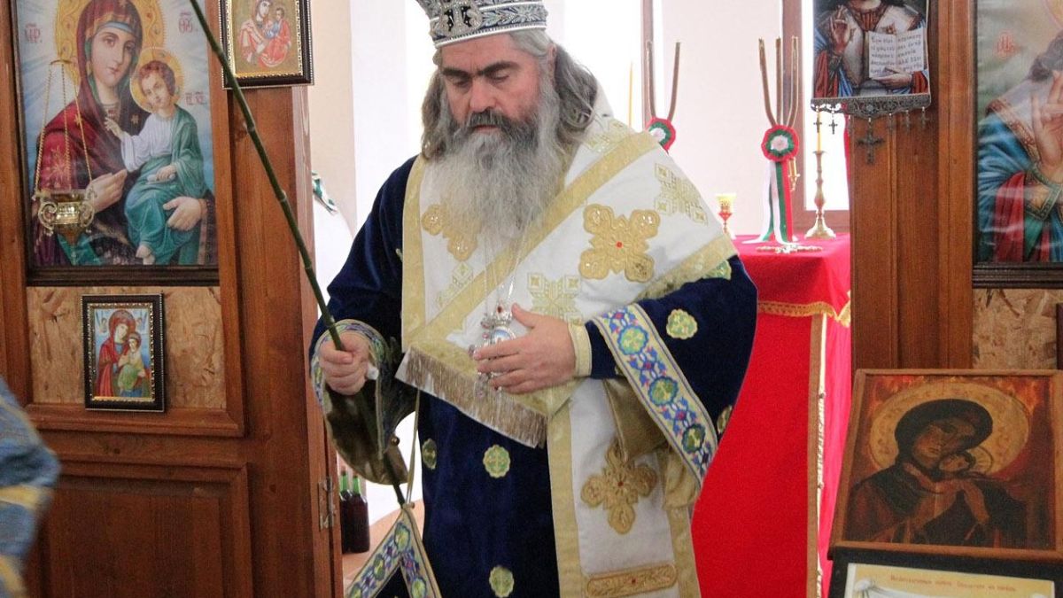 Митрополит Кирил пред БЛИЦ: Върнах “Линкълн”-а, нямам досие в ДС!