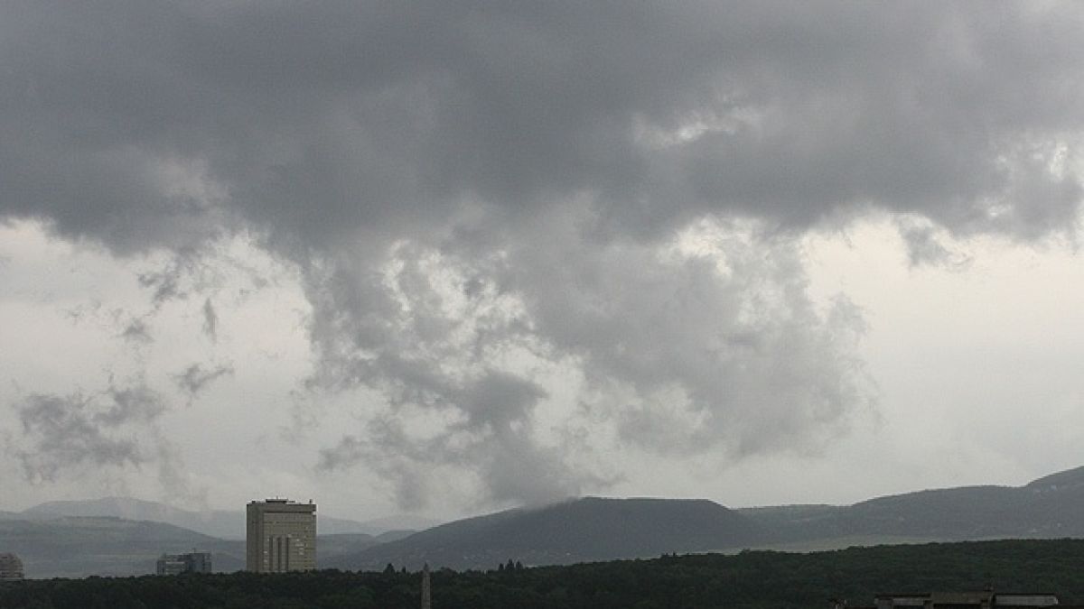 Облачно време и утре