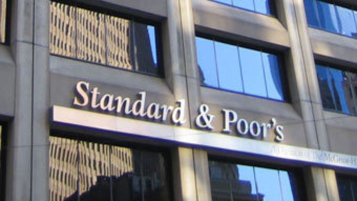 Standard &amp; Poor's свали кредитния рейтинг на Унгария