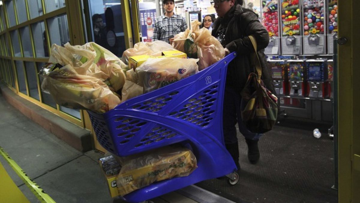 Англичаните дадоха £3 млрд. за подаръци