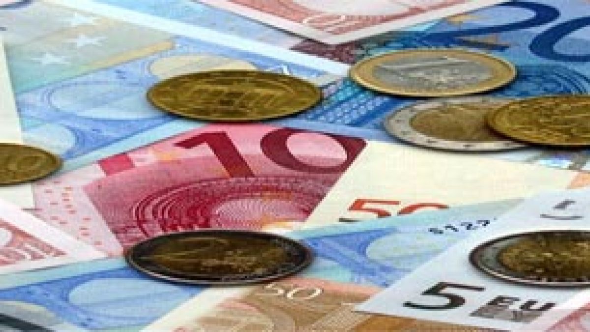 Гърция да ползва две валути, предлагат икономисти