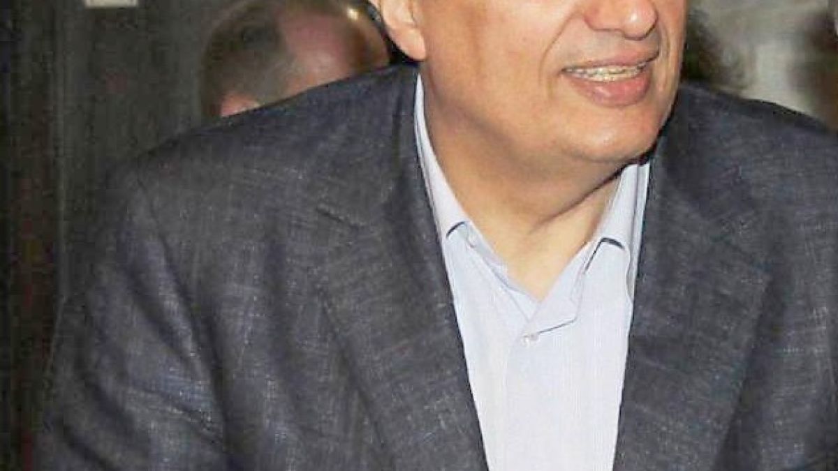 Иван Костов: Трябва да се иска оставката на Флоров 