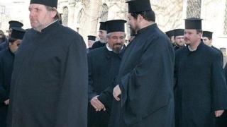 Свещеници вдигнаха бунт срещу агентите