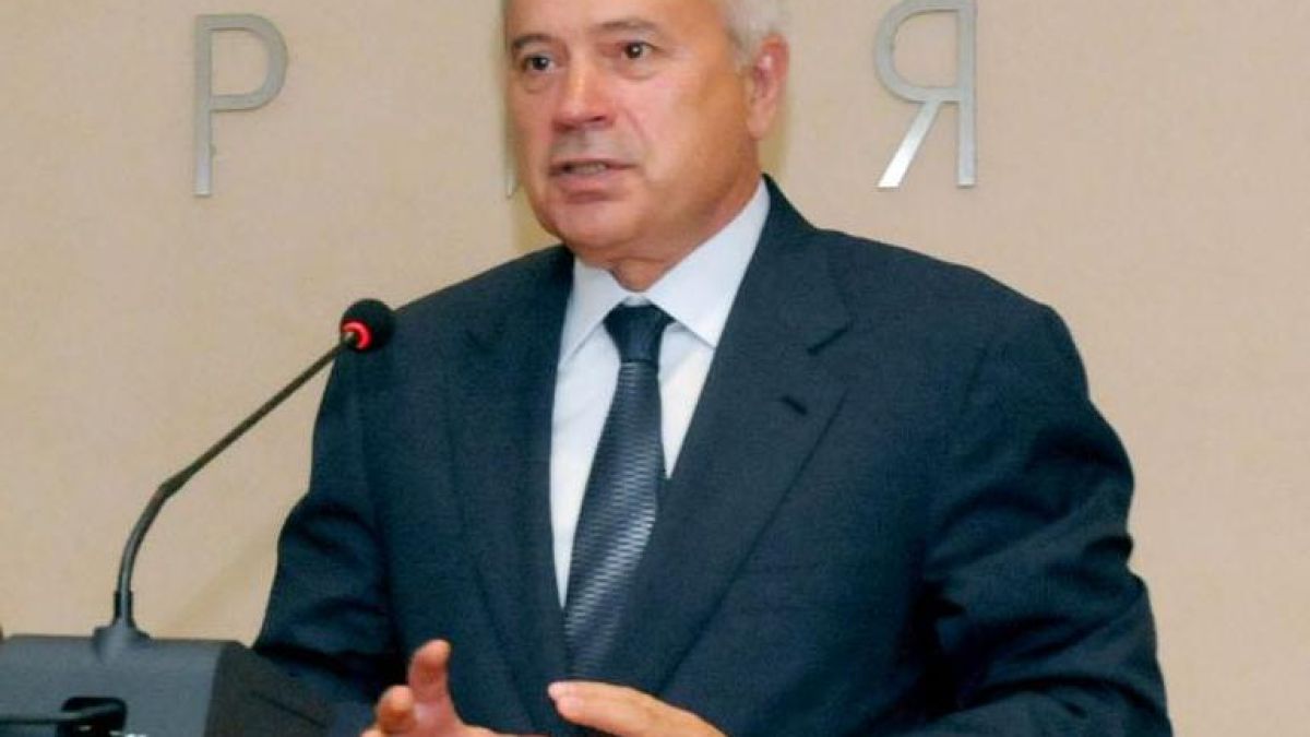 Алекперов купи акции на “Лукойл” за $5,3 млн.
