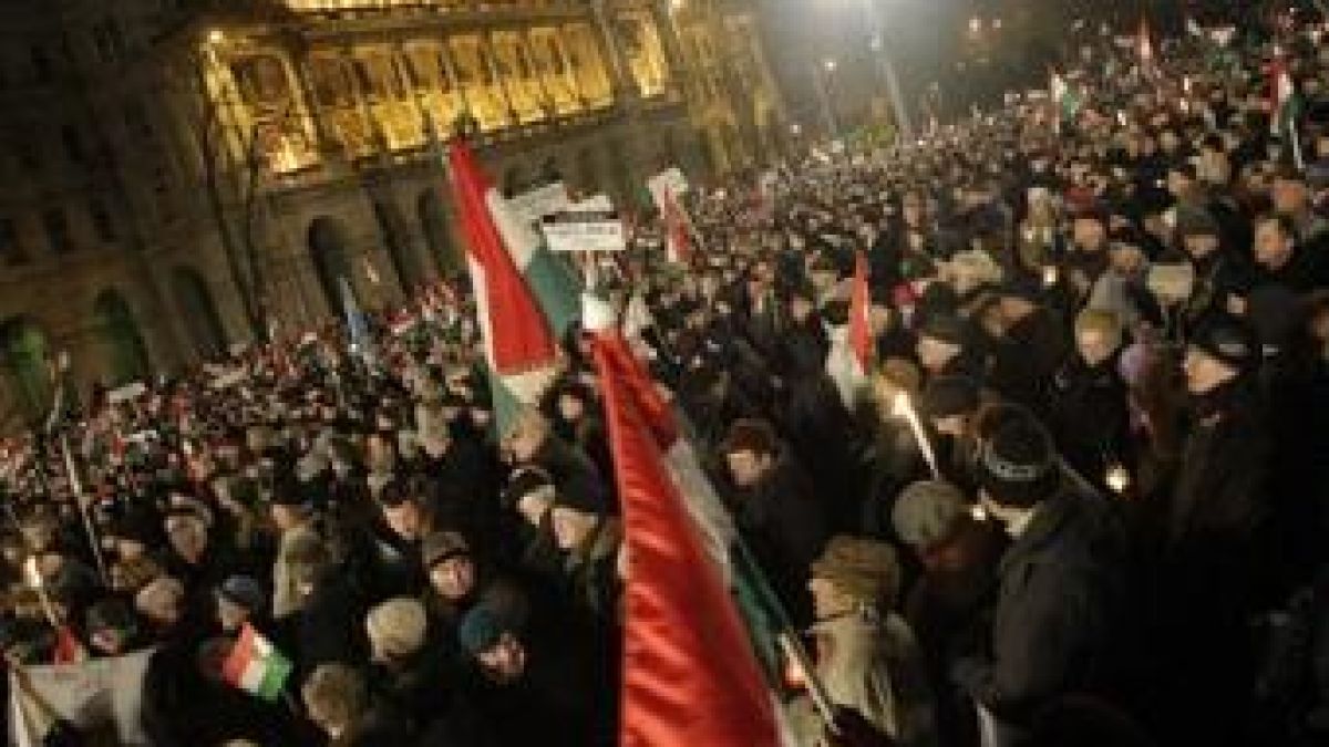 100 хиляди души излязоха на демонстрация в Будапеща