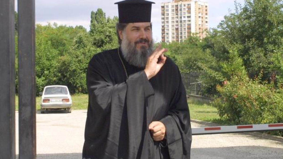 Инокентий иска Църковно-народен събор да изгони владиците агенти