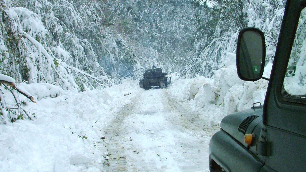Две българки затрупани в кола в Румъния, едната е починала 