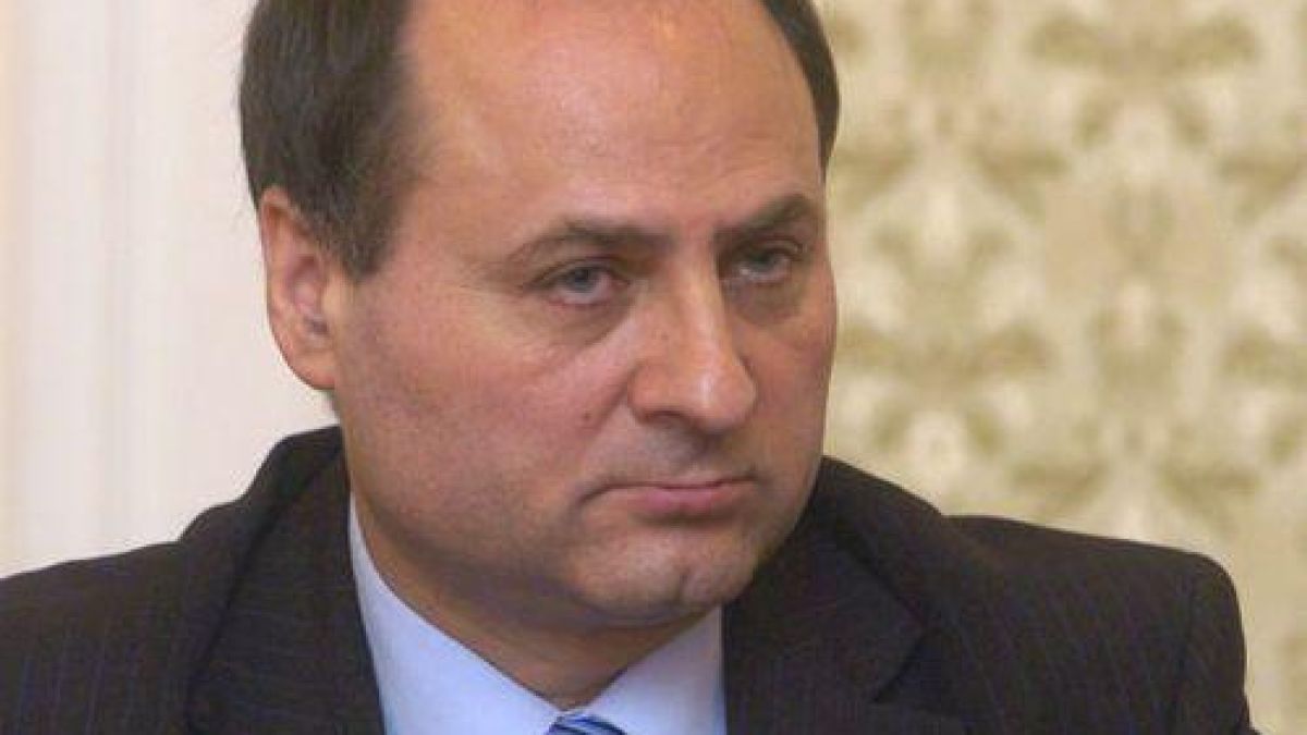 Проверяват за досиета кредитните милионери