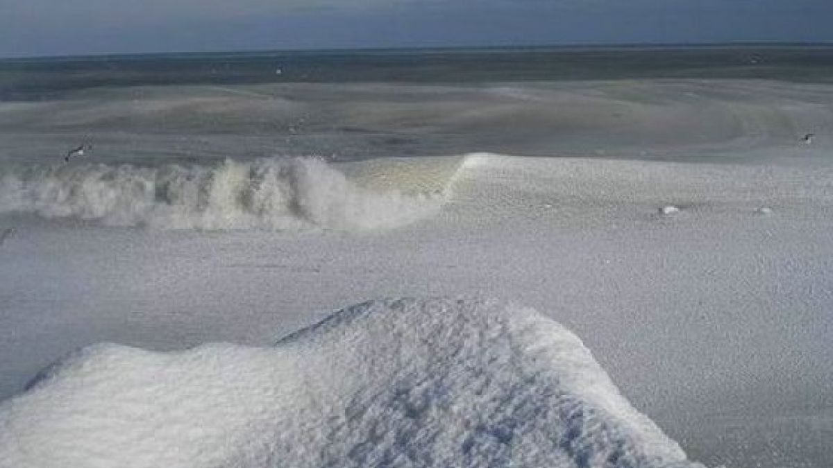 Черно море замръзва