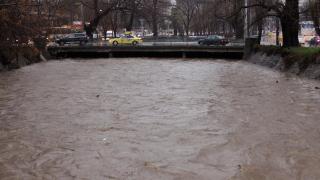 От НИМХ при БАН съобщиха важна информация за нивата на реките след започналите валежи и предупредиха...