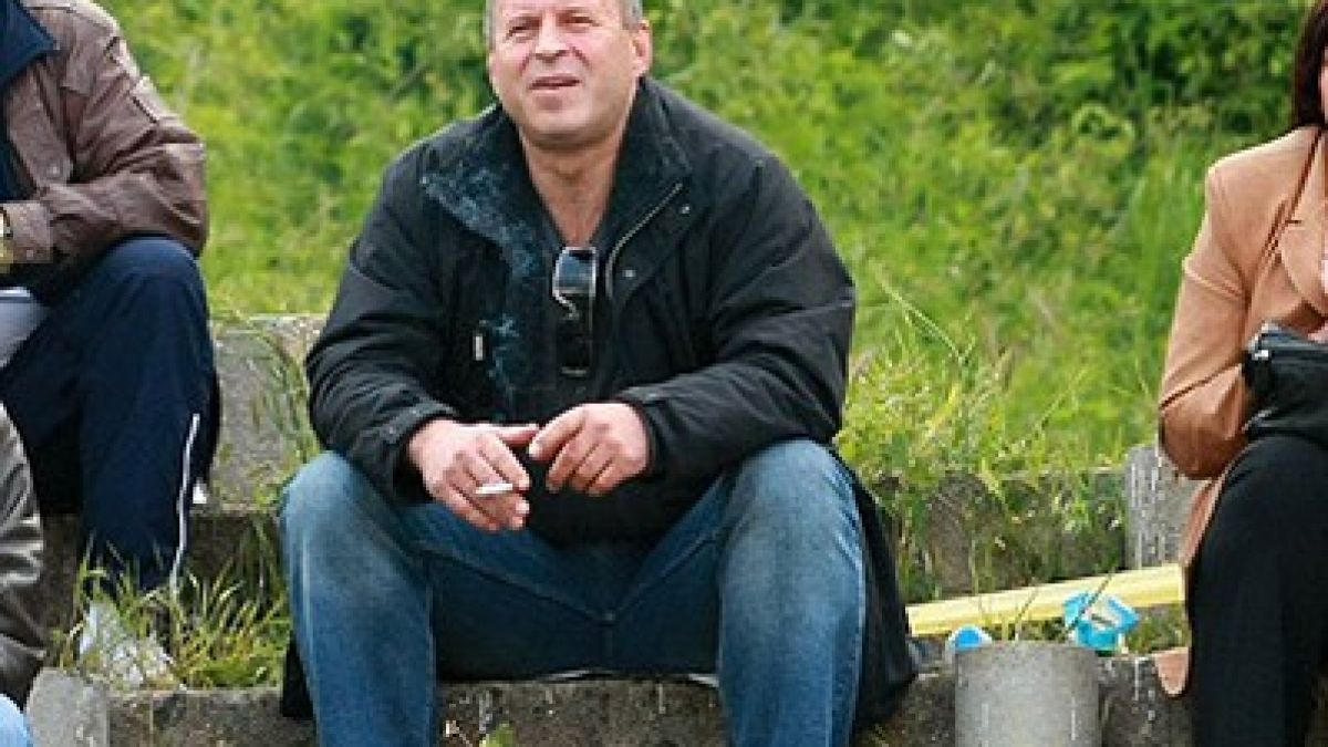 Юри Галев почина