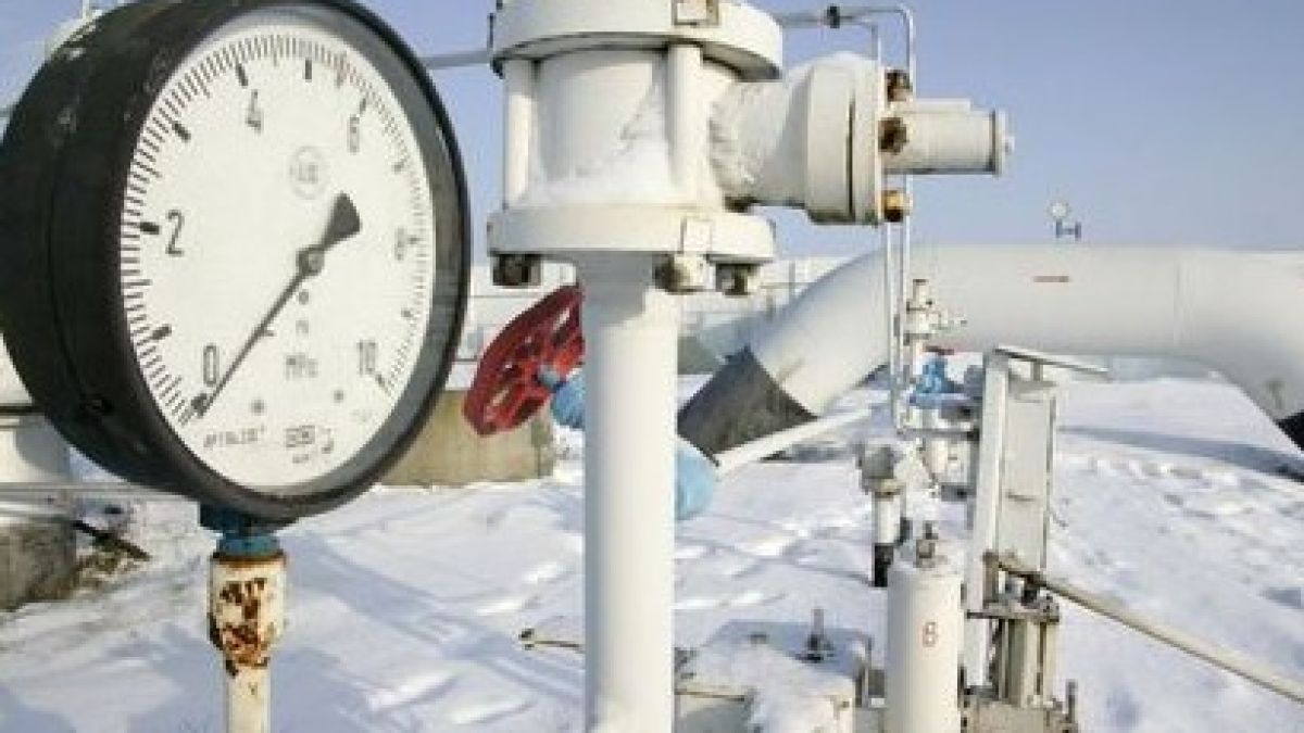 "Газпром" затяга кранчето заради студа