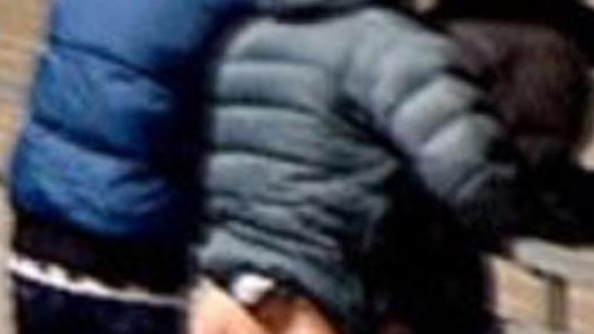 Младеж прави секс с гаджето си на хиподрум (видео +18)