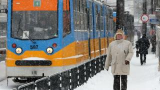 Затопляне през уикенда, после пак студ