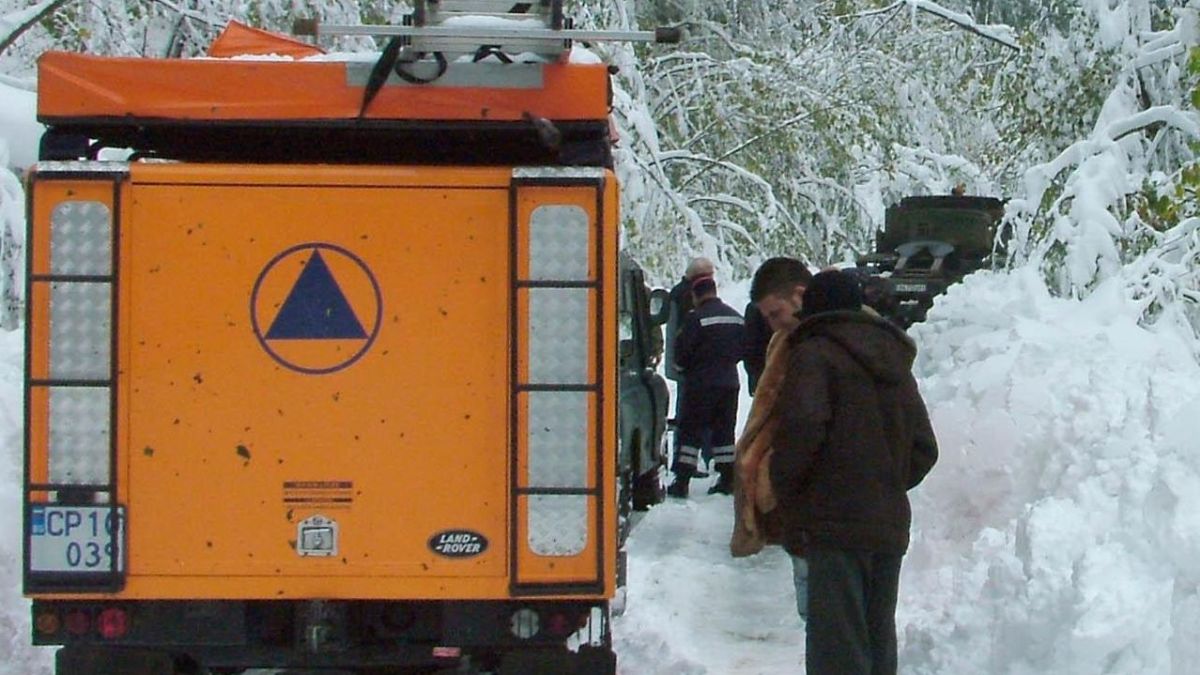 Спасители от Гражданска прегазени от колата си 