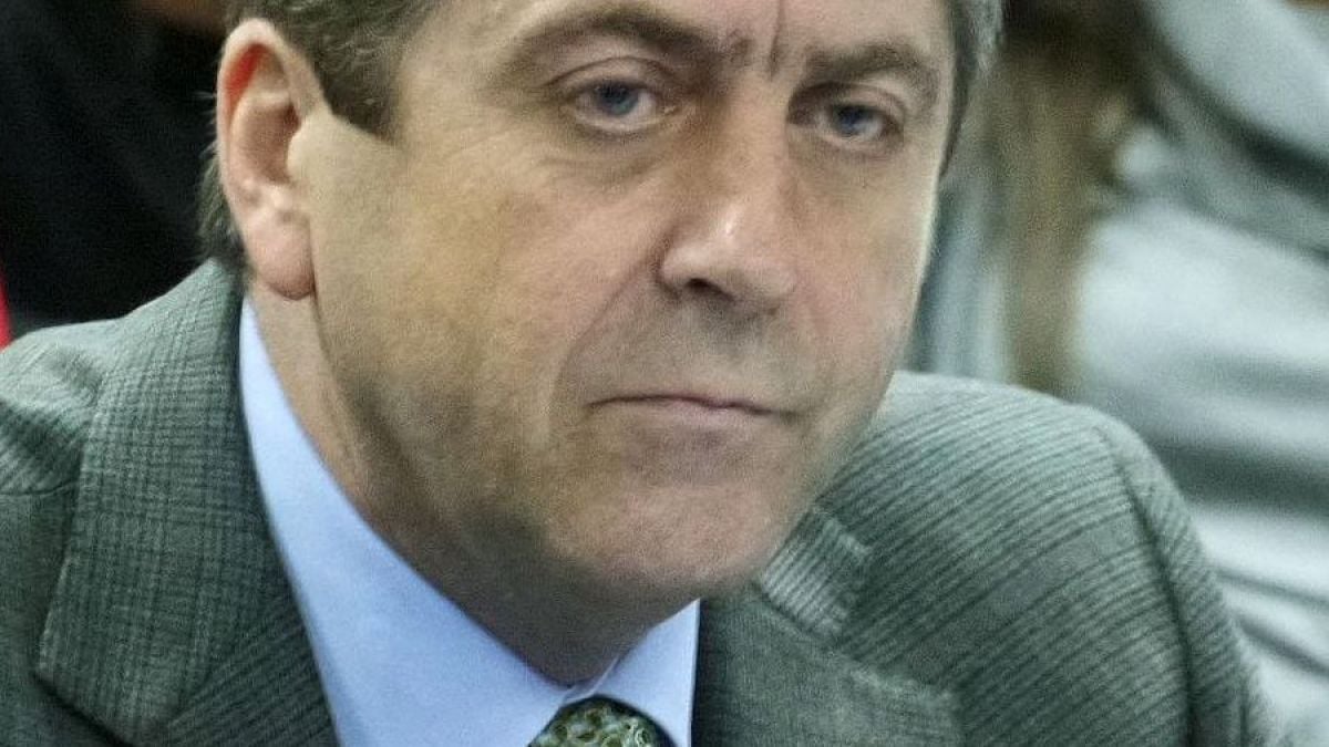 Задочен скандал избухна между Първанов и Стоянов