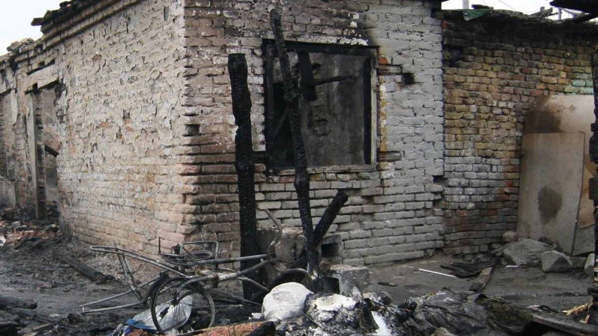 Извеждат 2 деца от коптор без ток и вода