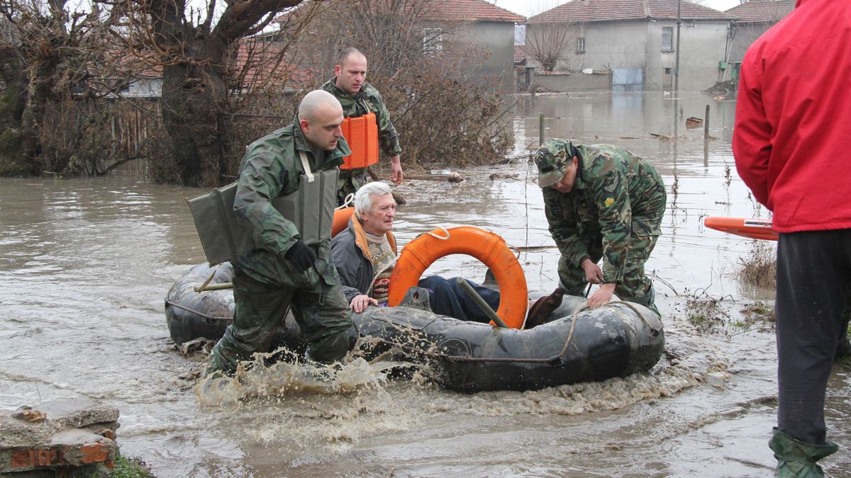 Прокуратурата подхвана водната стихия