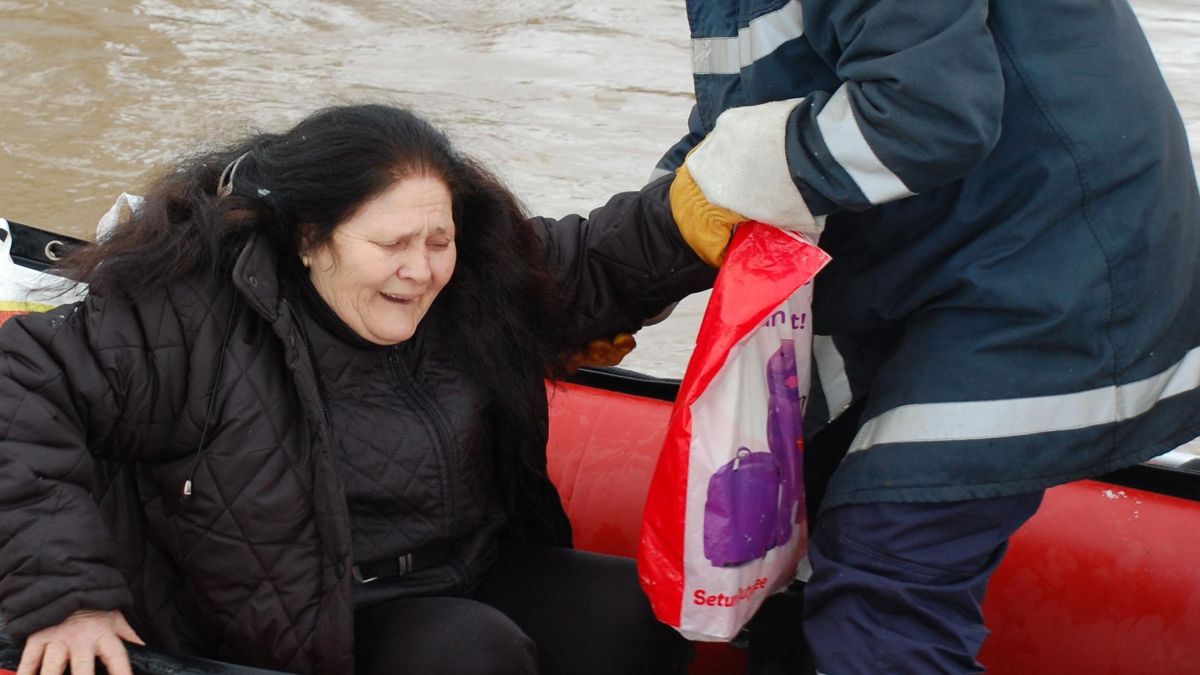 Атанас Багера: Спасих 30 души от потопа