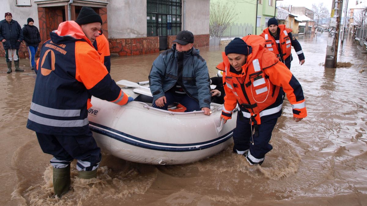 Три дни квартал Гарата в Свиленград няма връзка със света 
