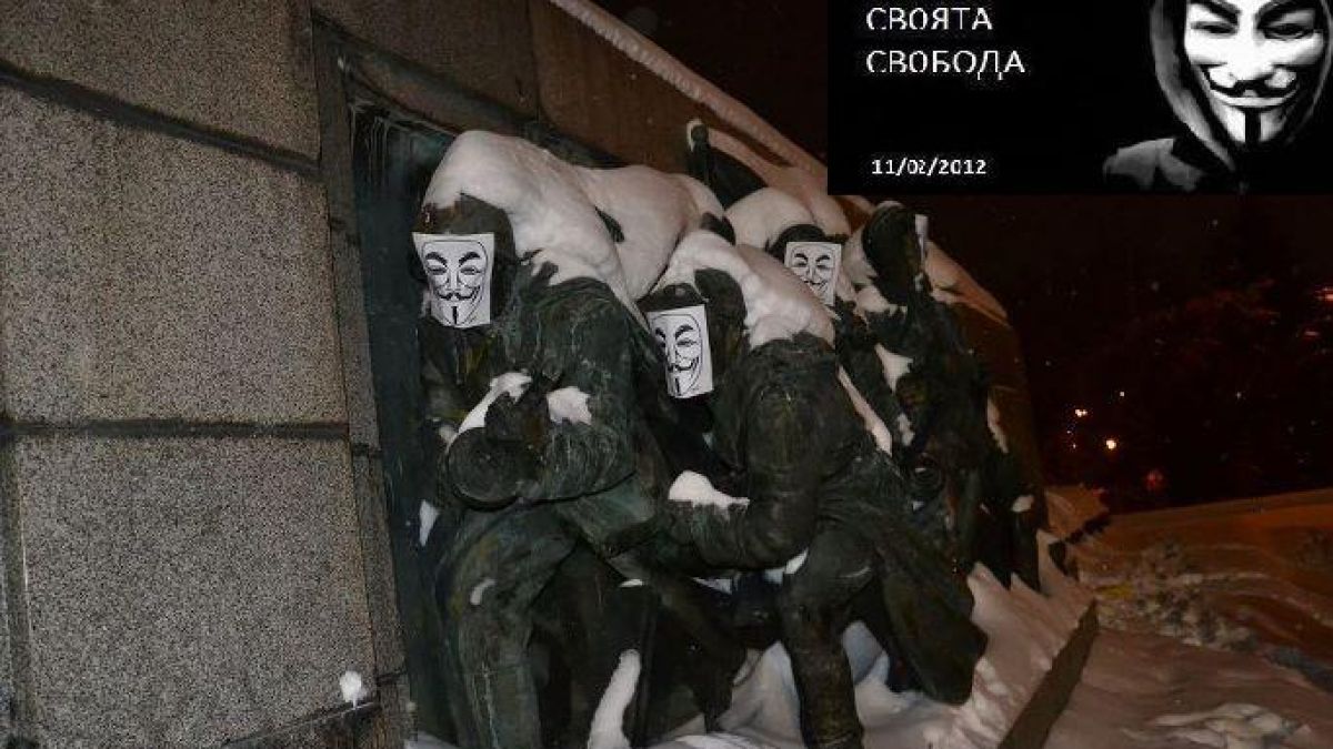 Пак префасонираха паметника на Съветската армия