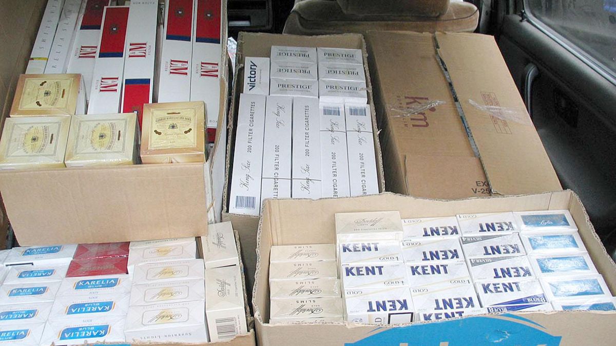 Спипаха 70 000 къса контрабандни цигари 