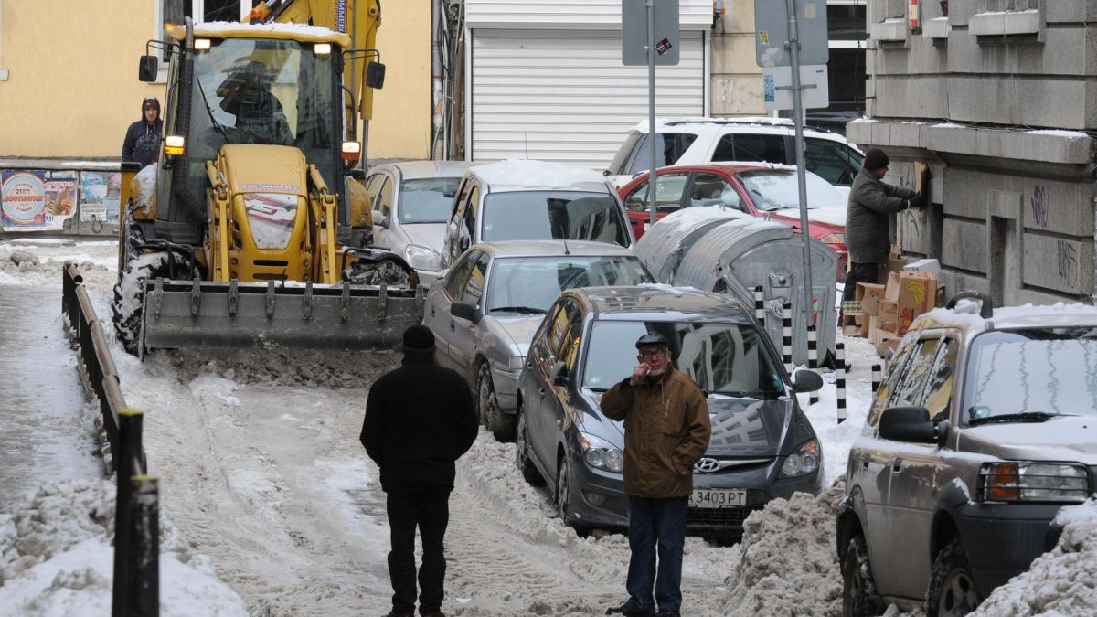 От -2 градуса до плюс 3 днес 