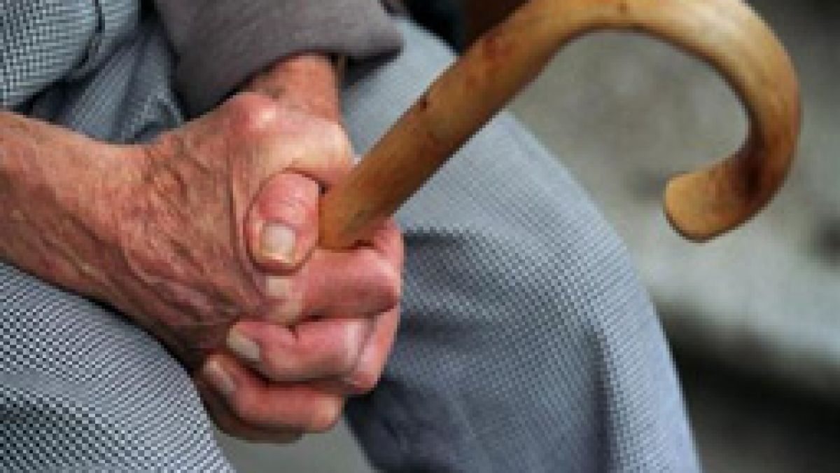 Старец е засечен да краде за възмездие
