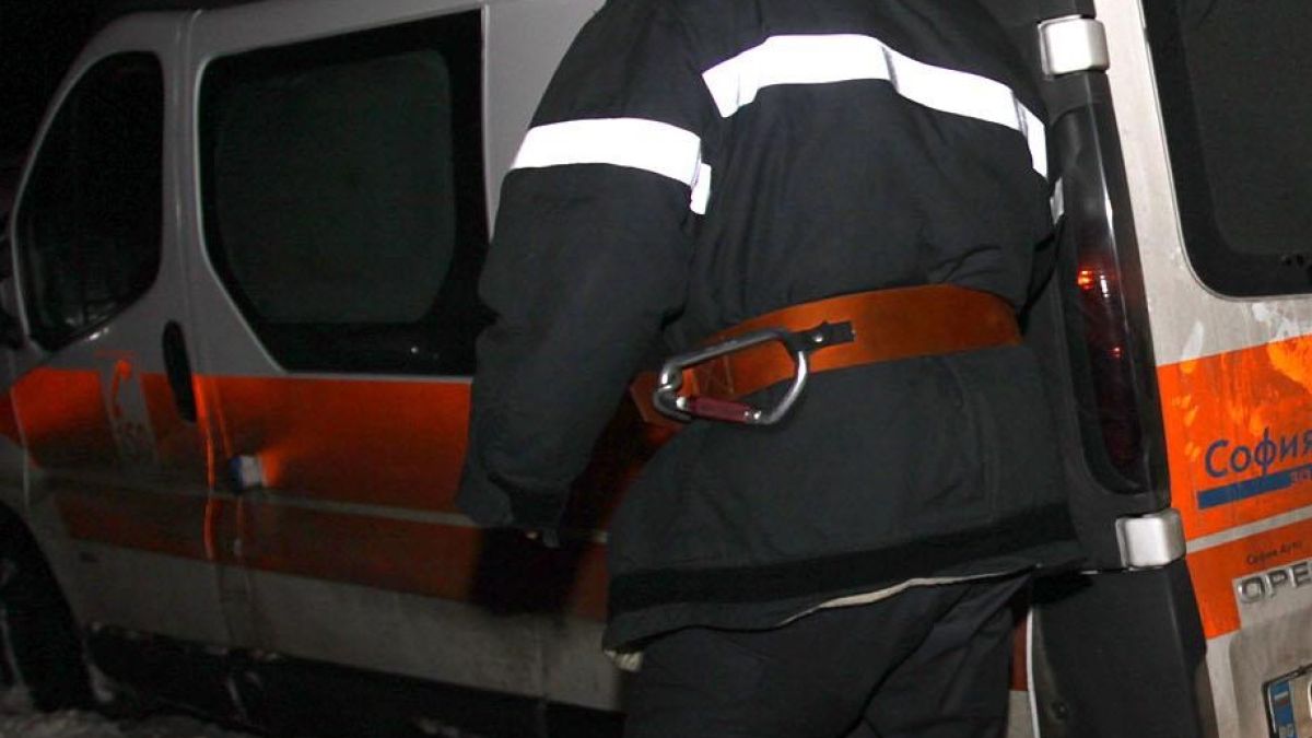 Влюбен хлапак опита да се обеси в банята