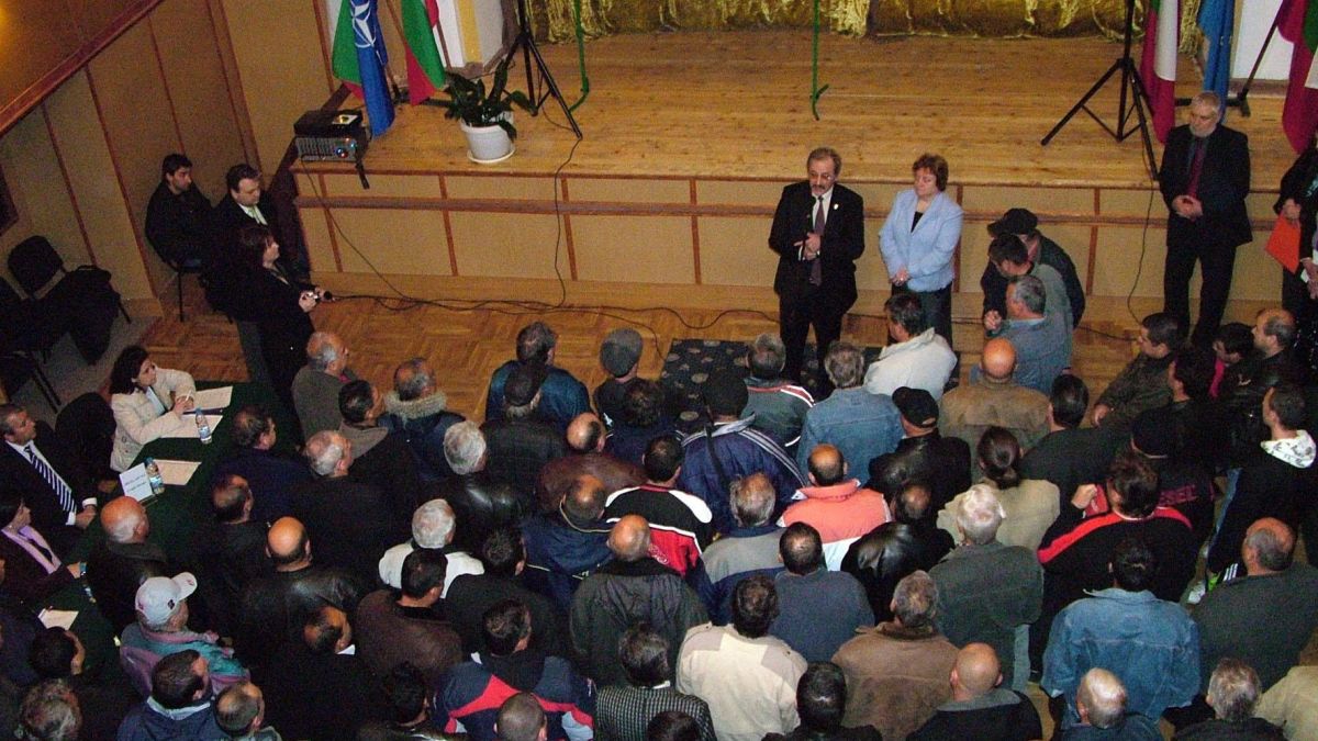Гърция ни биe 6 пъти по минимална заплата